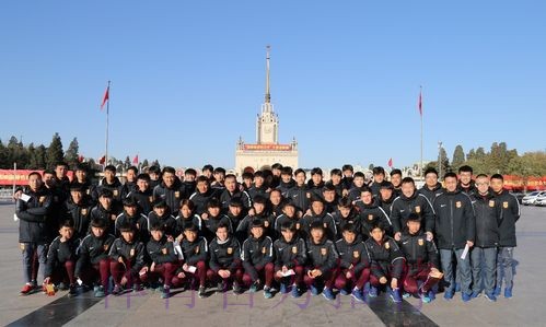 2001年龄段优秀球员集体参观“砥砺奋进的五年”大型成就展 2001年龄段优秀球员集体参观“砥砺奋进的五年”大型成就展